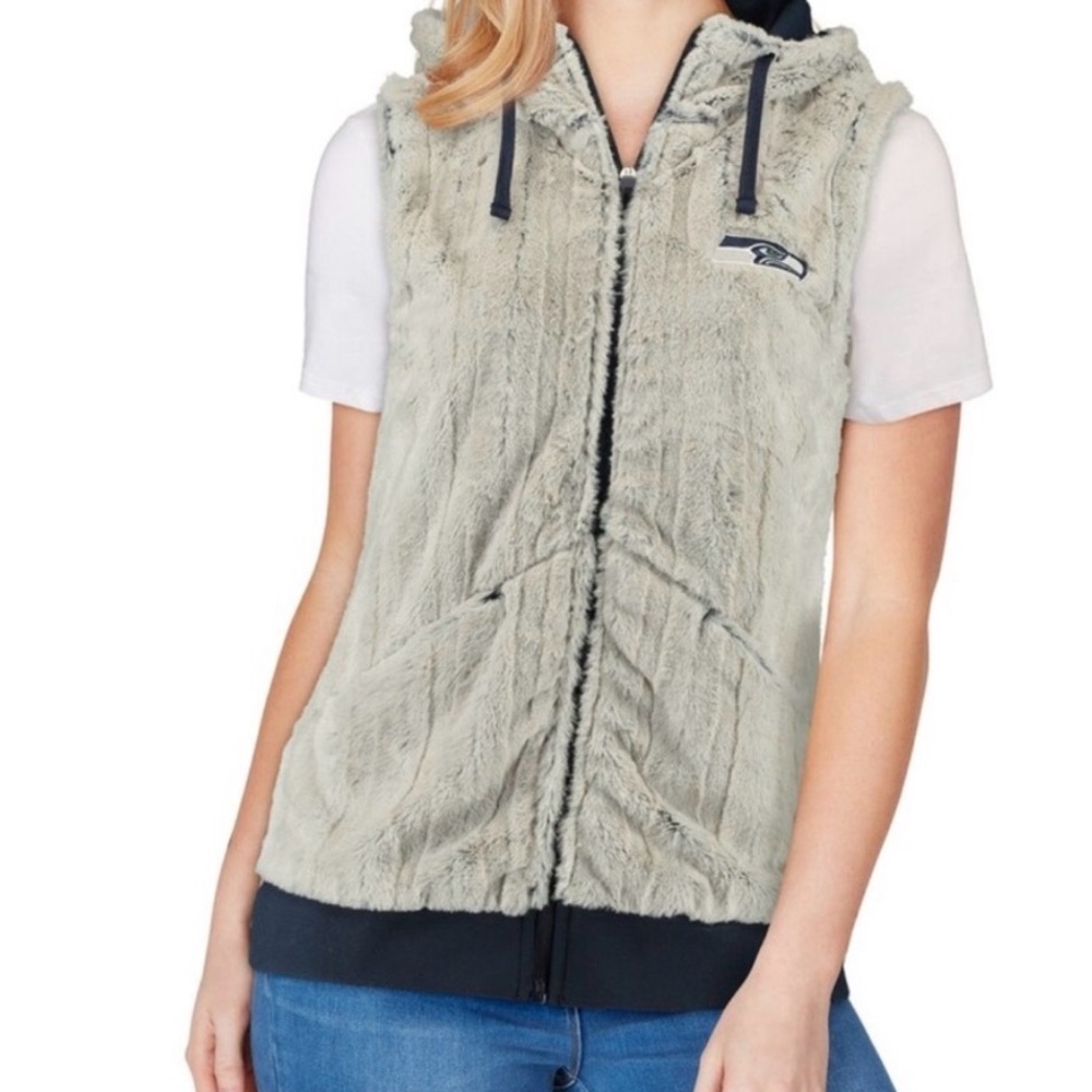 Antigua Women's Gray Faux Fur Hooded Vest - Seattle Seahawks Patch NWT